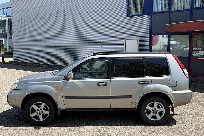 Nissan X-Trail 2.0 Sport Plus , 4WD, CLIMA/AIRCO, ELECT RAMEN, TREKHAAK, BOEKJES AANWEZIG, RIJDT SUPER, HOOGZITTER, IDEALE VAKANTIE AUTO, EXPORT TOPPER !!