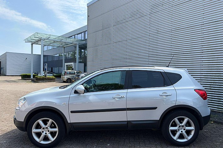 Nissan QASHQAI 2.0 Acenta , AUTOMAAT, CLIMA, PANORAMADAK, CRUISE CONTROLE, ACHTERUITRIJCAMERA, BOEKJES, RIJDT EN SCHAKELT SUPER