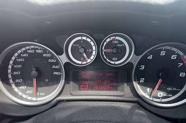 Alfa Romeo MiTo 1.4 T , AIRCO, SPORTSTOELEN, LM VELGEN, NWE DISTRIBUTIE, ALLE FACTUREN AANWEZIG, ZEER GOED RIJDENDE ALFA