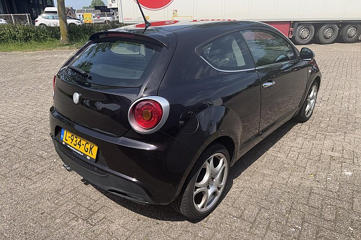Alfa Romeo MiTo 1.4 T , AIRCO, SPORTSTOELEN, LM VELGEN, NWE DISTRIBUTIE, ALLE FACTUREN AANWEZIG, ZEER GOED RIJDENDE ALFA