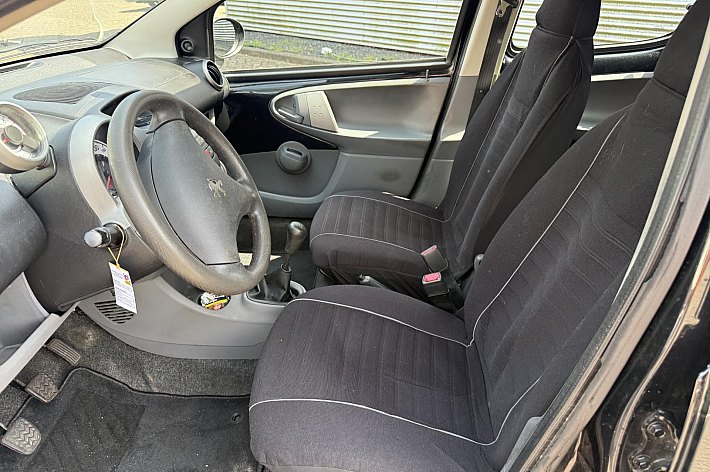 Peugeot 107 1.0-12V XS KIJK AUB ALLE FOTO'S, 111.168 KM, 5 DRS, AIRCO, BOEKJES, KEURIG ONDERHOUDEN, GOED RIJDENDE 107 MET LAGE KM STAND