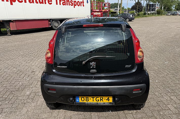 Peugeot 107 1.0-12V XS KIJK AUB ALLE FOTO'S, VASTE PRIJS, BIEDEN WORDT NIET OP GEREAGEERD. 111.168 KM, 5 DRS, AIRCO, BOEKJES, KEURIG ONDERHOUDEN, GOED RIJDENDE 107 MET LAGE KM STAND