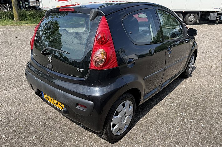 Peugeot 107 1.0-12V XS KIJK AUB ALLE FOTO'S, 111.168 KM, 5 DRS, AIRCO, BOEKJES, KEURIG ONDERHOUDEN, GOED RIJDENDE 107 MET LAGE KM STAND
