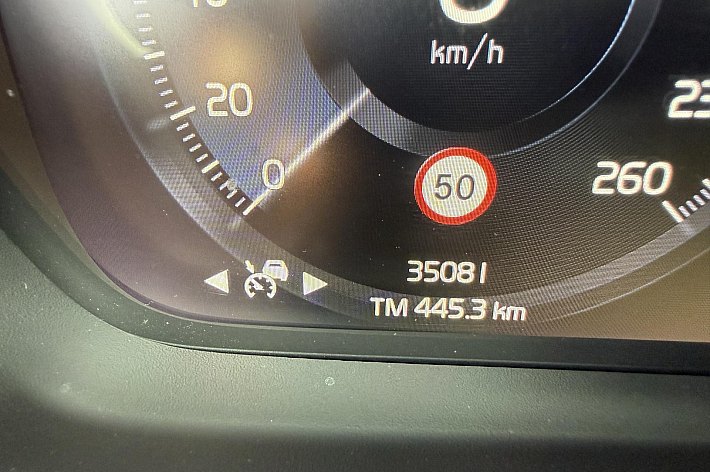 Volvo XC40 T4 PHEV Ultimate Dark Design Aut. , PANORAMADAK. AUTOMAAT, BENZ HYBRIDE, HARMAN KARDON, PDC, CRUISE, AIRCO, ELECTR STOELEN, ELECTR ACHTERKLEP, ACHTERUITRIJCAMERA, EN NOG VEEL MEER…. 1 JAAR GARANTIE, BTW AUTO PRIJS IS INCL BTW