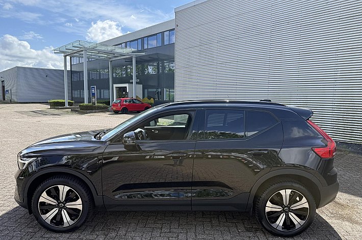 Volvo XC40 T4 PHEV Ultimate Dark Design Aut. , PANORAMADAK. AUTOMAAT, BENZ HYBRIDE, HARMAN KARDON, PDC, CRUISE, AIRCO, ELECTR STOELEN, ELECTR ACHTERKLEP, ACHTERUITRIJCAMERA, EN NOG VEEL MEER…. 1 JAAR GARANTIE, BTW AUTO PRIJS IS INCL BTW