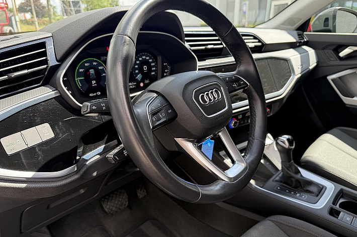 Audi Q3 45 TFSI e S tronic , HYBRIDE/BENZINE, BTW INCL, AUTOMAAT, AIRCO, CRUISE, AUDI VIRTUALITEIT COCKPIT, NAVIGATIE EN NOG VEEL MEER, 1 JAAR GARANTIE