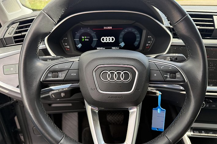 Audi Q3 45 TFSI e S tronic , HYBRIDE/BENZINE, BTW INCL, AUTOMAAT, AIRCO, CRUISE, AUDI VIRTUALITEIT COCKPIT, NAVIGATIE EN NOG VEEL MEER, 1 JAAR GARANTIE