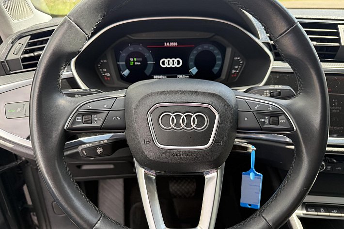 Audi Q3 45 TFSI e S tronic , HYBRIDE/BENZINE, BTW INCL, AUTOMAAT, AIRCO, CRUISE, AUDI VIRTUALITEIT COCKPIT, NAVIGATIE EN NOG VEEL MEER, 1 JAAR GARANTIE