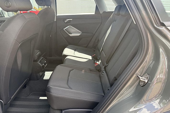 Audi Q3 45 TFSI e S tronic , HYBRIDE/BENZINE, BTW INCL, AUTOMAAT, AIRCO, CRUISE, AUDI VIRTUALITEIT COCKPIT, NAVIGATIE EN NOG VEEL MEER, 1 JAAR GARANTIE