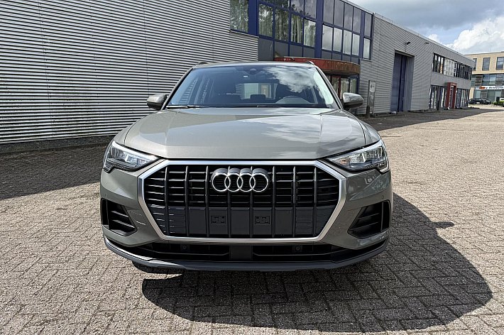 Audi Q3 45 TFSI e S tronic , HYBRIDE/BENZINE, BTW INCL, AUTOMAAT, AIRCO, CRUISE, AUDI VIRTUALITEIT COCKPIT, NAVIGATIE EN NOG VEEL MEER, 1 JAAR GARANTIE