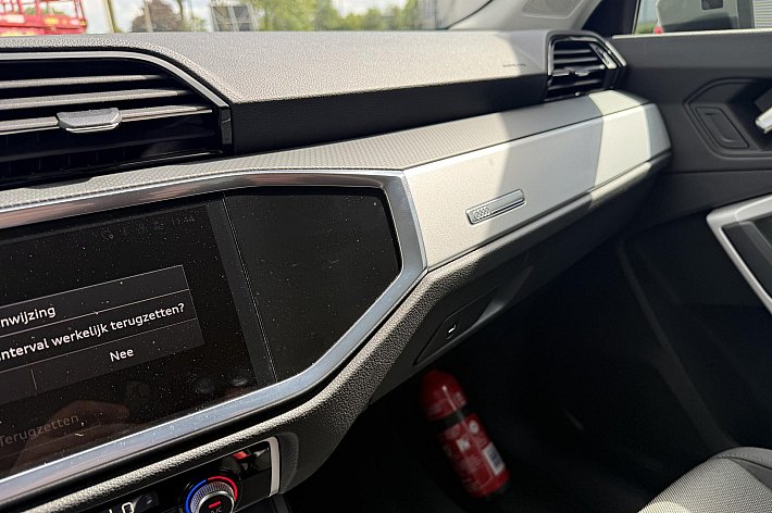 Audi Q3 45 TFSI e S tronic , HYBRIDE/BENZINE, BTW INCL, AUTOMAAT, AIRCO, CRUISE, AUDI VIRTUALITEIT COCKPIT, NAVIGATIE EN NOG VEEL MEER, 1 JAAR GARANTIE
