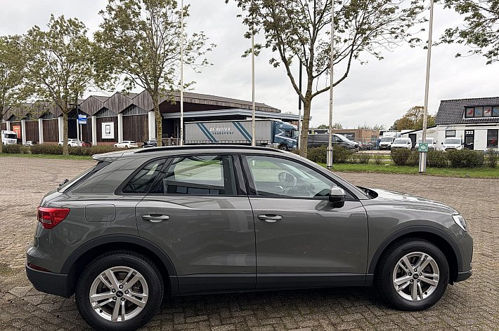 Audi Q3 45 TFSI e S tronic , HYBRIDE/BENZINE, BTW INCL, AUTOMAAT, AIRCO, CRUISE, AUDI VIRTUALITEIT COCKPIT, NAVIGATIE EN NOG VEEL MEER, 1 JAAR GARANTIE
