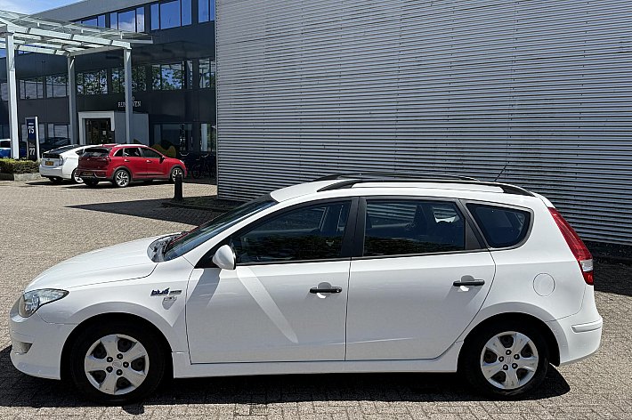 Hyundai I30 CW 1.4i i-Drive Cool , AIRCO, TREKHAAK, BOEKJES, KEURIG ONDERHOUDEN, NETTE EN SPORTIEVE AUTO, NWE APK BIJ AFLEVERING