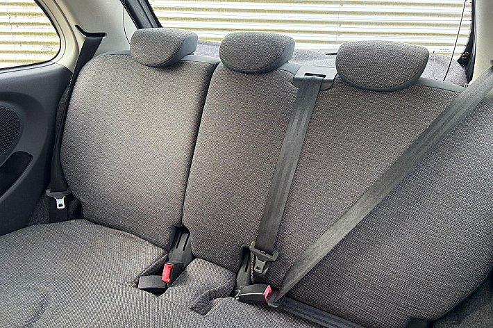 Nissan Micra 1.2 Visia , AIRCO, ELECTR RAMEN, PARROT, GOED ONDERHOUDEN, BOEKJES AANWEZIG, RIJDT GOED, DAK VERKLEURT DOOR DE ZON, VERDER NETTE AUTO