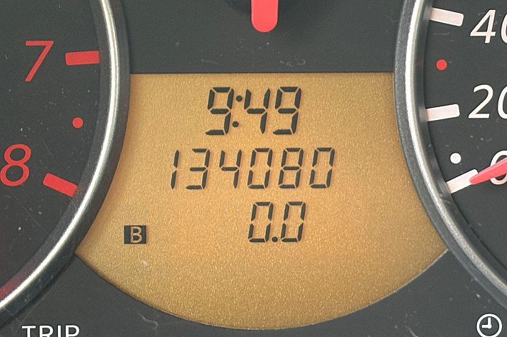 Nissan Micra 1.2 Visia , AIRCO, ELECTR RAMEN, PARROT, GOED ONDERHOUDEN, BOEKJES AANWEZIG, RIJDT GOED, DAK VERKLEURT DOOR DE ZON, VERDER NETTE AUTO
