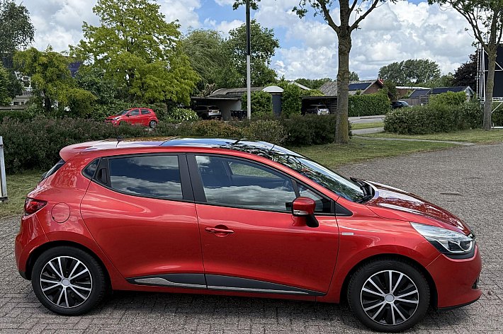 Renault Clio 1.2 Night & Day ,PANORAMADAK, AIRCO, CRUISE CONTROLE, NAVI, BOEKJES AANWEZIG, RIJDT SUPER