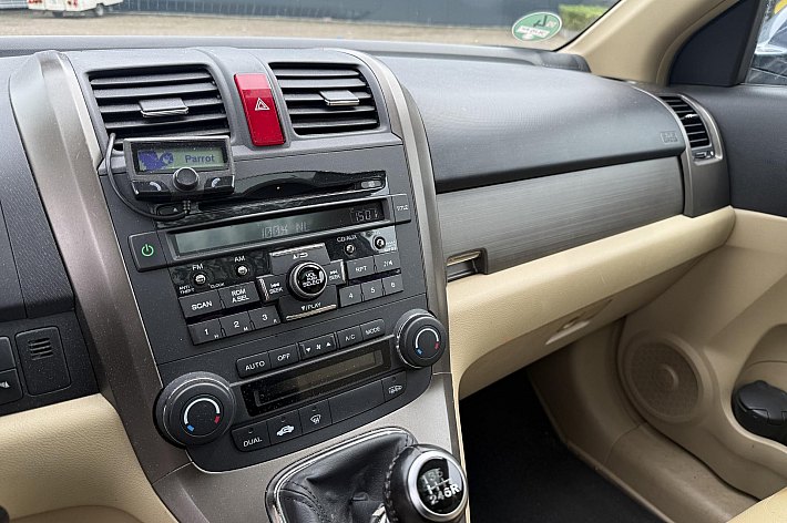 Honda CR-V 2.0i Executive , AIRCO, CRUISE, 4WD, LEDER, 6 BAK, PANO, 1e EIGENAAR, DEALERONDERHOUDEN, BOEKJES AANWEZIG
