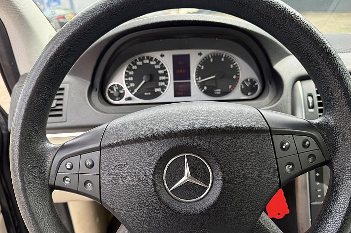 Mercedes-Benz B-Klasse 170 , AUTOMAAT, AIRCO, HALF LEDER, ACHTERUITRIJCAMERA, NAVI, 181.305 KM, BOEKJES, ELECTRISCHE RAMEN.
