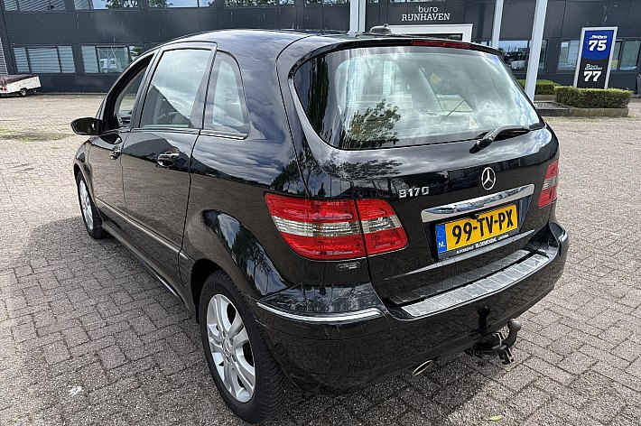 Mercedes-Benz B-Klasse 170 , AUTOMAAT, AIRCO, HALF LEDER, ACHTERUITRIJCAMERA, NAVI, 181.305 KM, BOEKJES, ELECTRISCHE RAMEN.