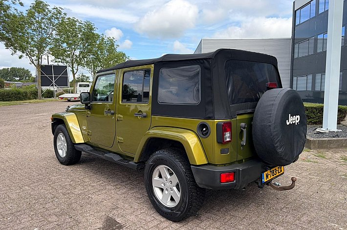 Jeep Wrangler Unlimited 3.8 Sahara , CRUISE CONTROLE, 4WD, AUTOMAAT, TREKHAAK, AIRCO, HARD EN SOFTTOP !, ONDERHOUDEN BIJ DE HAI, LAATSTE ONDERHOUD 9-2025 T.W.V. 3746,= EURO, RIJDT EN SCHAKELT ALS NIEUW, SUPER NETTE AUTO