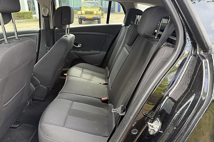 Renault Mégane Estate 1.6 Dynamique E85 , AIRCO/CLIMA, 6 BAK, 2 KEYCARDS, CRUISE CONTROLE, CAMERA, NAVI, ELECTR RAMEN 4X, KEYLESS, BOEKJES AANWEZIG