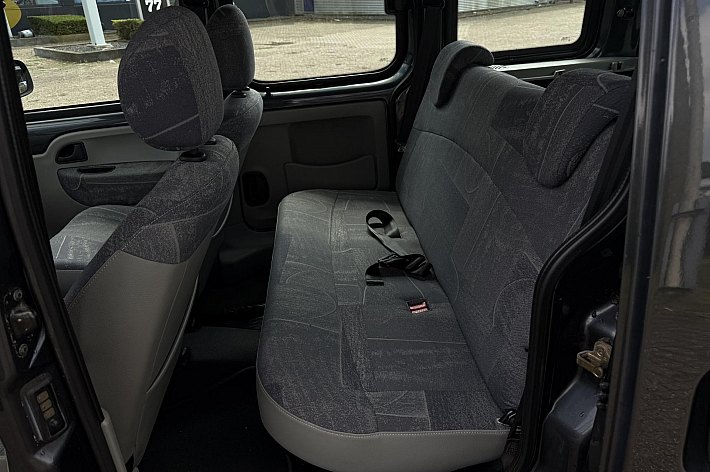 Renault Kangoo 1.6-16V Privilège , 96.495 KM NAP, APPLE CARPLAY, ELECTR RAMEN, CENTRALE DEURVERGRENDELING MET AB, DUBBELE SCHUIFDEUREN, VOLLEDIG ONDERHOUDEN, NETTE EN PERFECT RIJDENDE KANGOO