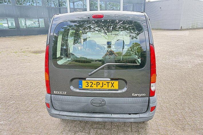 Renault Kangoo 1.6-16V Privilège , 96.495 KM NAP, APPLE CARPLAY, ELECTR RAMEN, CENTRALE DEURVERGRENDELING MET AB, DUBBELE SCHUIFDEUREN, VOLLEDIG ONDERHOUDEN, NETTE EN PERFECT RIJDENDE KANGOO