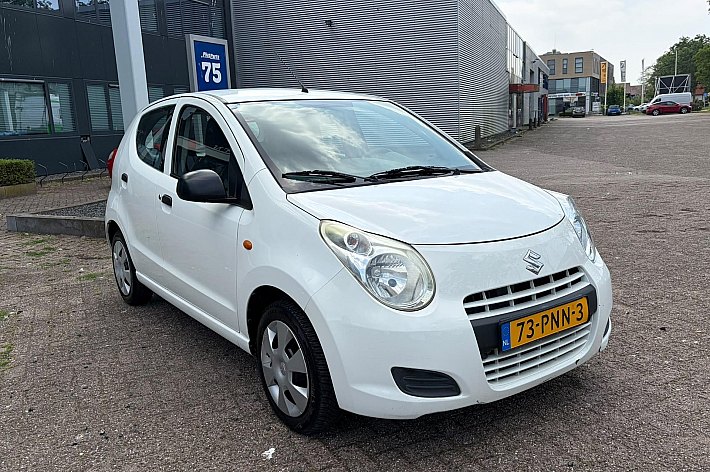 Suzuki Alto 1.0 Comfort Plus , AIRCO, 5 DEURS, 160.750 KM NAP, KEURIG ONDERHOUDEN, BOEKJES AANWEZIG, KLEIN PLEKJE OP DE VOORSPOILER VERDER NETJES