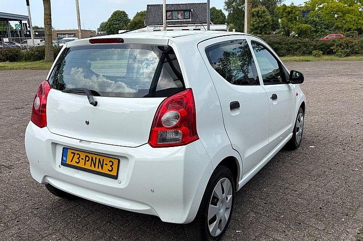 Suzuki Alto 1.0 Comfort Plus , AIRCO, 5 DEURS, 160.750 KM NAP, KEURIG ONDERHOUDEN, BOEKJES AANWEZIG, KLEIN PLEKJE OP DE VOORSPOILER VERDER NETJES