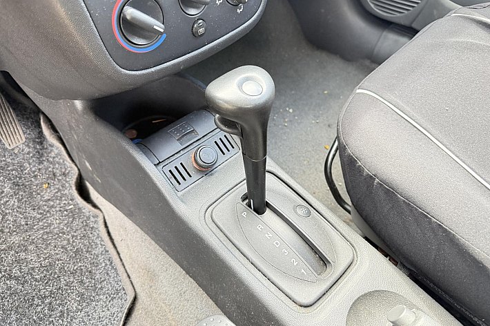 Opel Corsa 1.4-16V Comfort AUTOMAAT, ELECTR RAMEN, INRUILER ZO MEENEMEN, GEEN GARANTIE MOGELIJK, WEG = PECH
