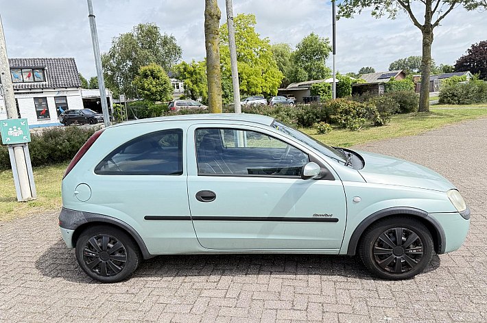 Opel Corsa 1.4-16V Comfort AUTOMAAT, ELECTR RAMEN, INRUILER ZO MEENEMEN, GEEN GARANTIE MOGELIJK, WEG = PECH