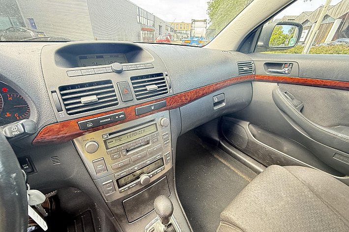 Toyota Avensis wagon 2.0 VVTi Linea Sol , AUTOMAAT, AIRCO, CRUISE CONTROLE, TREKHAAK, 4 ELEKTRISCHE RAMEN, RIJDT EN SCHAKELT TOP, VOOR DE LIEFHEBBER OF EXPORT, AUTO ZELF WASSEN