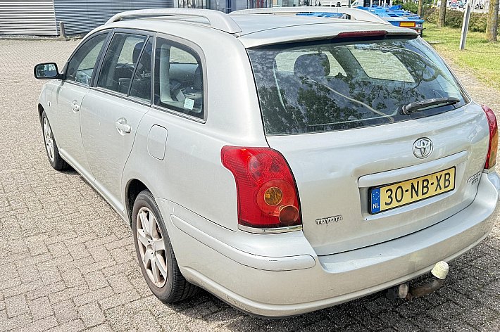 Toyota Avensis wagon 2.0 VVTi Linea Sol , AUTOMAAT, AIRCO, CRUISE CONTROLE, TREKHAAK, 4 ELEKTRISCHE RAMEN, RIJDT EN SCHAKELT TOP, VOOR DE LIEFHEBBER OF EXPORT, AUTO ZELF WASSEN