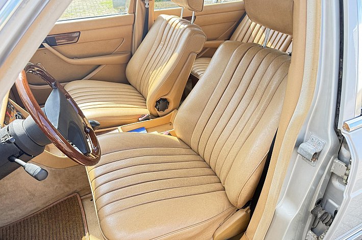 Mercedes-Benz S-Klasse 380 SEL , VOLLEDER, ELECTR BESTUURDERSSTOEL, GEEN INGEZAKTE STOELEN !!, CRUISE CONTROLE, AUTOMAAT, ELECTR BUITENSPIEGEL, TREKHAAK, MOTOR LOOPT SUPER MOOI, SCHAKELT GOED, MOOI AUTO ALS BELEGGING OF GEWOON LEKKER RIJDEN, APK 18-6-2028.