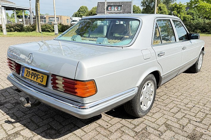 Mercedes-Benz S-Klasse 380 SEL , VOLLEDER, ELECTR BESTUURDERSSTOEL, GEEN INGEZAKTE STOELEN !!, CRUISE CONTROLE, AUTOMAAT, ELECTR BUITENSPIEGEL, TREKHAAK, MOTOR LOOPT SUPER MOOI, SCHAKELT GOED, MOOI AUTO ALS BELEGGING OF GEWOON LEKKER RIJDEN, APK 18-6-2028.