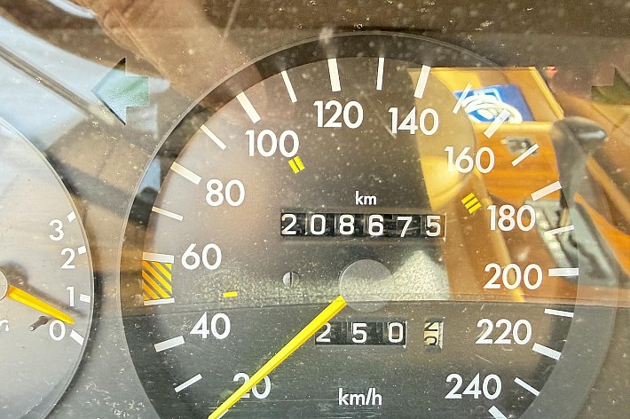 Mercedes-Benz S-Klasse 380 SEL , VOLLEDER, ELECTR BESTUURDERSSTOEL, GEEN INGEZAKTE STOELEN !!, CRUISE CONTROLE, AUTOMAAT, ELECTR BUITENSPIEGEL, TREKHAAK, MOTOR LOOPT SUPER MOOI, SCHAKELT GOED, MOOI AUTO ALS BELEGGING OF GEWOON LEKKER RIJDEN, APK 18-6-2028.