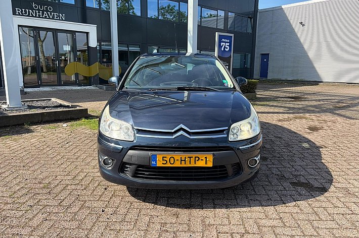 Citroën C4 1.6 VTi Exclusive , AIRCO, CRUISE, TREKHAAK,GOED ONDERHOUDEN, BOEKJES AANWEZIG, RECHTS BARST IN RAAM, GEEN APK AFKEUR