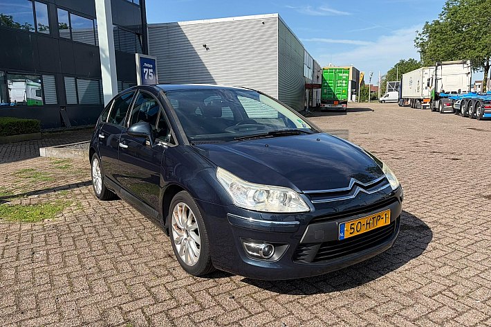 Citroën C4 1.6 VTi Exclusive , AIRCO, CRUISE, TREKHAAK,GOED ONDERHOUDEN, BOEKJES AANWEZIG, RECHTS BARST IN RAAM, GEEN APK AFKEUR