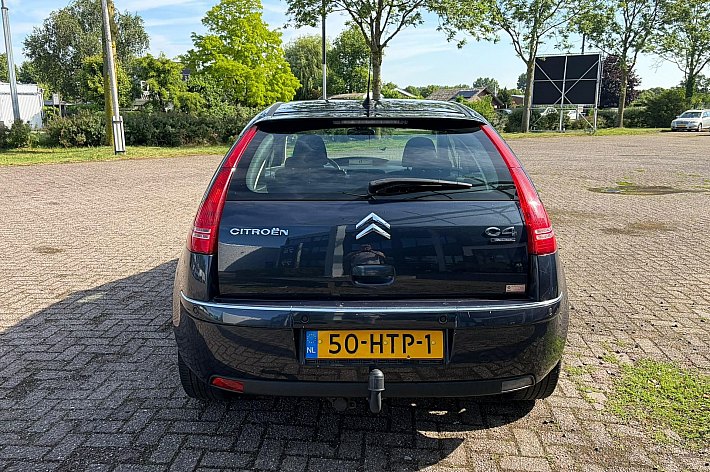 Citroën C4 1.6 VTi Exclusive , AIRCO, CRUISE, TREKHAAK,GOED ONDERHOUDEN, BOEKJES AANWEZIG, RECHTS BARST IN RAAM, GEEN APK AFKEUR