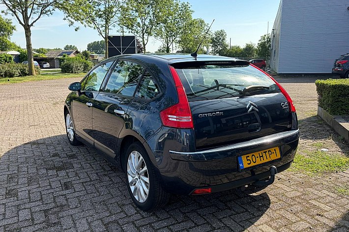 Citroën C4 1.6 VTi Exclusive , AIRCO, CRUISE, TREKHAAK,GOED ONDERHOUDEN, BOEKJES AANWEZIG, RECHTS BARST IN RAAM, GEEN APK AFKEUR