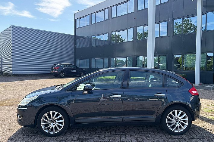 Citroën C4 1.6 VTi Exclusive , AIRCO, CRUISE, TREKHAAK,GOED ONDERHOUDEN, BOEKJES AANWEZIG, RECHTS BARST IN RAAM, GEEN APK AFKEUR