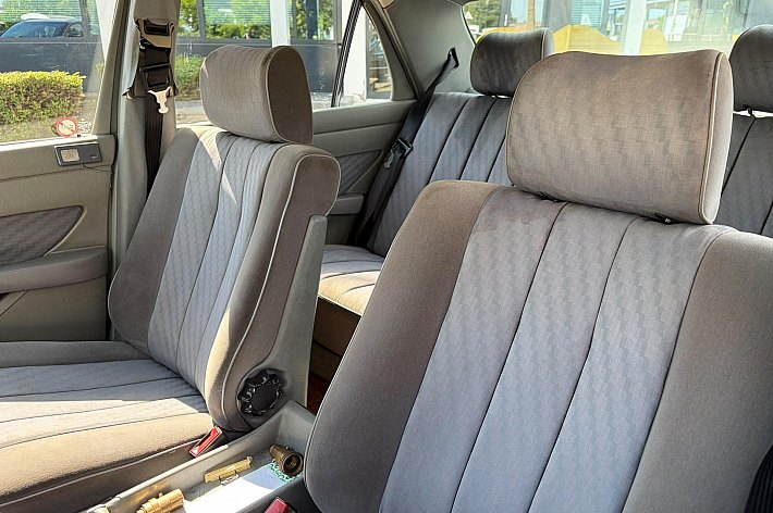 Mercedes-Benz S-Klasse 280 SE , AUTOMAAT, ELEKTRISCH SCHUIFDAK, LPG, RIJDT SCHAKELT GOED, MET NIEUWE APK