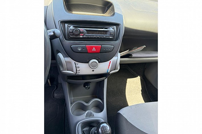 Citroën C1 1.0-12V Séduction , 133.922 KM, RIJDT GOED, HEEFT KEURIG ONDERHOUD GEHAD, DEURSLOT LINKS GAAT NIET OP SLOT, TECHNISCH OKAY, MOOIE BUDGET AUTO MET WEINIG KM, IS NIET DE MOOISTE WEL GOED