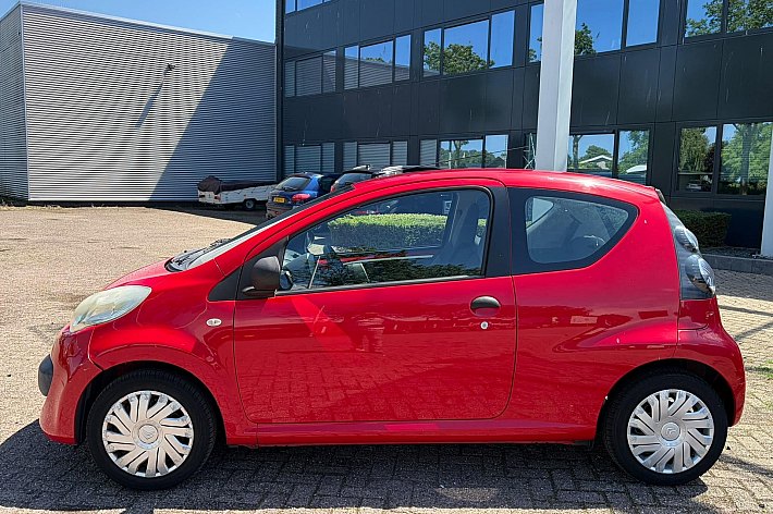 Citroën C1 1.0-12V Séduction , 133.922 KM, RIJDT GOED, HEEFT KEURIG ONDERHOUD GEHAD, DEURSLOT LINKS GAAT NIET OP SLOT, TECHNISCH OKAY, MOOIE BUDGET AUTO MET WEINIG KM, IS NIET DE MOOISTE WEL GOED