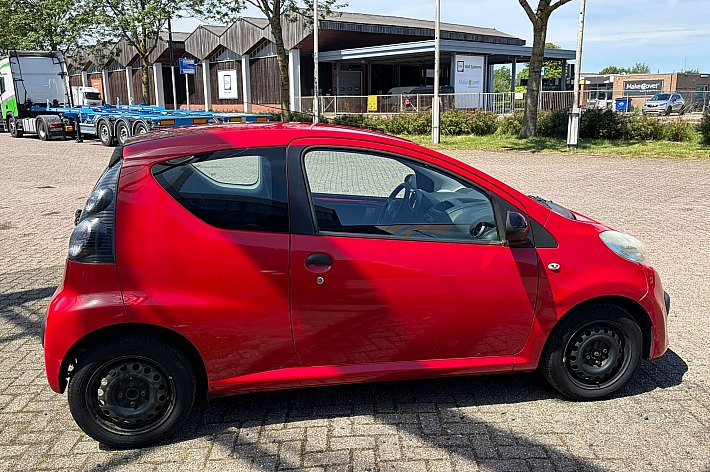 Citroën C1 1.0-12V Séduction , 133.922 KM, RIJDT GOED, HEEFT KEURIG ONDERHOUD GEHAD, DEURSLOT LINKS GAAT NIET OP SLOT, TECHNISCH OKAY, MOOIE BUDGET AUTO MET WEINIG KM, IS NIET DE MOOISTE WEL GOED