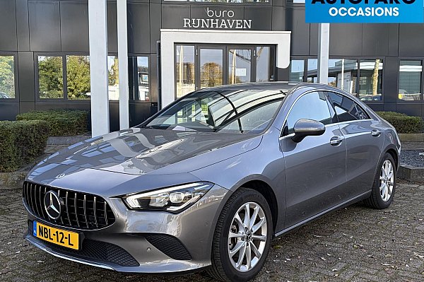 Mercedes-Benz CLA-Klasse 180 Business Solution Essential , 55.666 KM, GROOT DIGITAAl DASHBOARD, DEALERONDERHOUDEN, HANDGESCHAKELD, ZEER VEEL OPTIE’S, AUTOPAS AANWEZIG.