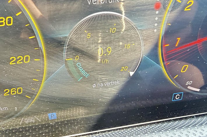 Mercedes-Benz CLA-Klasse 180 Business Solution Essential , 55.666 KM, GROTE DIGITAAl DASHBOARD, DEALERONDERHOUDEN, HANDGESCHAKELD, ZEER VEEL OPTIE’S, LET OP !!! PRIJS IS EX BPM / EX BTW, BELGISCHE AUTO, AUTOPAS AANWEZIG