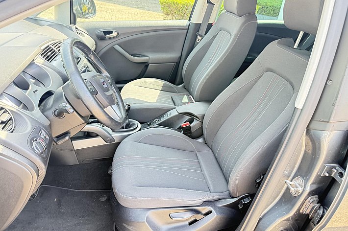 SEAT Altea 1.2 TSI Ecomotive Businessline COPA , CRUISE CONTROLE, AIRCO, NAVI, VOLLEDIG ONDERHOUDEN, TREKHAAK, SUPER NETTE EN PERFECT RIJDENDE ALTEA, ORIGINELE NL AUTO, INRUIL MOGELIJK