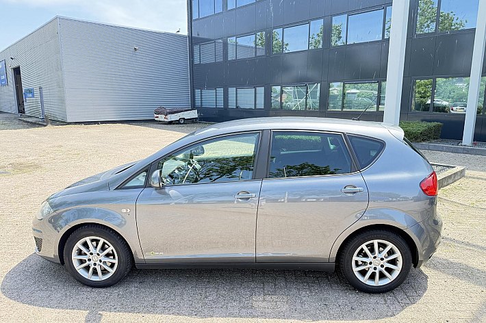 SEAT Altea 1.2 TSI Ecomotive Businessline COPA , CRUISE CONTROLE, AIRCO, NAVI, VOLLEDIG ONDERHOUDEN, TREKHAAK, SUPER NETTE EN PERFECT RIJDENDE ALTEA, ORIGINELE NL AUTO, INRUIL MOGELIJK