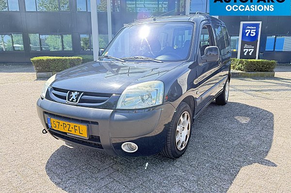 Peugeot Partner mpv 1.6-16V XT TEPEE AIRCO, CRUISE CONTROLE, DAKRAMEN EN OPBERGVAKKEN, RIJDT SUPER, INRIJPLAAT VOOR VERVOER SCOOTMOBIEL, NIET GESCHIKT VOOR ROLSTOELEN ER ZIJN DAARVOOR GEEN GORDELS BIJGELEVERD.